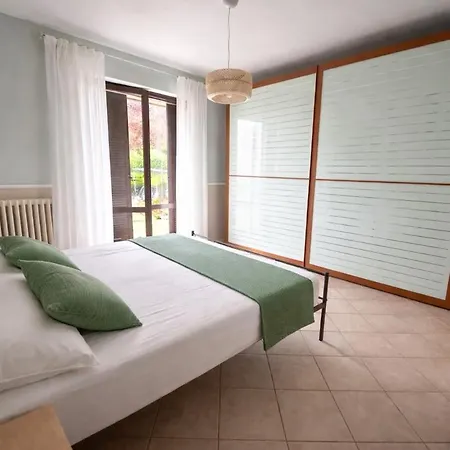 ヴィラ I Tre Fratelli Ad Arona 4br, Garden, Jacuzzi,