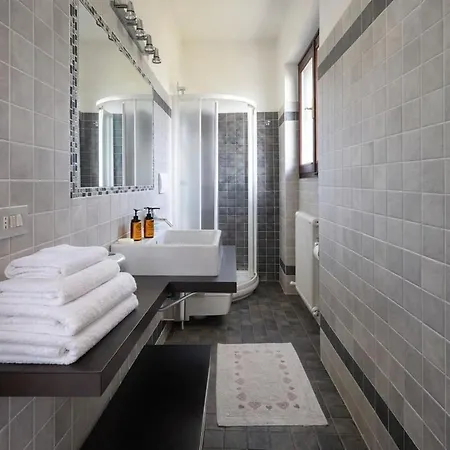 I Tre Fratelli Ad Arona 4br, Garden, Jacuzzi, Ghevio