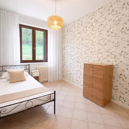 ヴィラ I Tre Fratelli Ad Arona 4br, Garden, Jacuzzi,