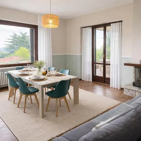 I Tre Fratelli Ad Arona 4br, Garden, Jacuzzi, ヴィラ
