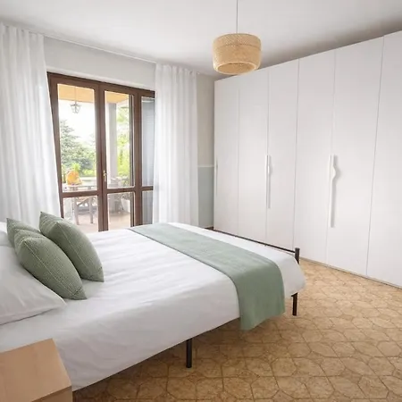 I Tre Fratelli Ad Arona 4br, Garden, Jacuzzi, Ghevio